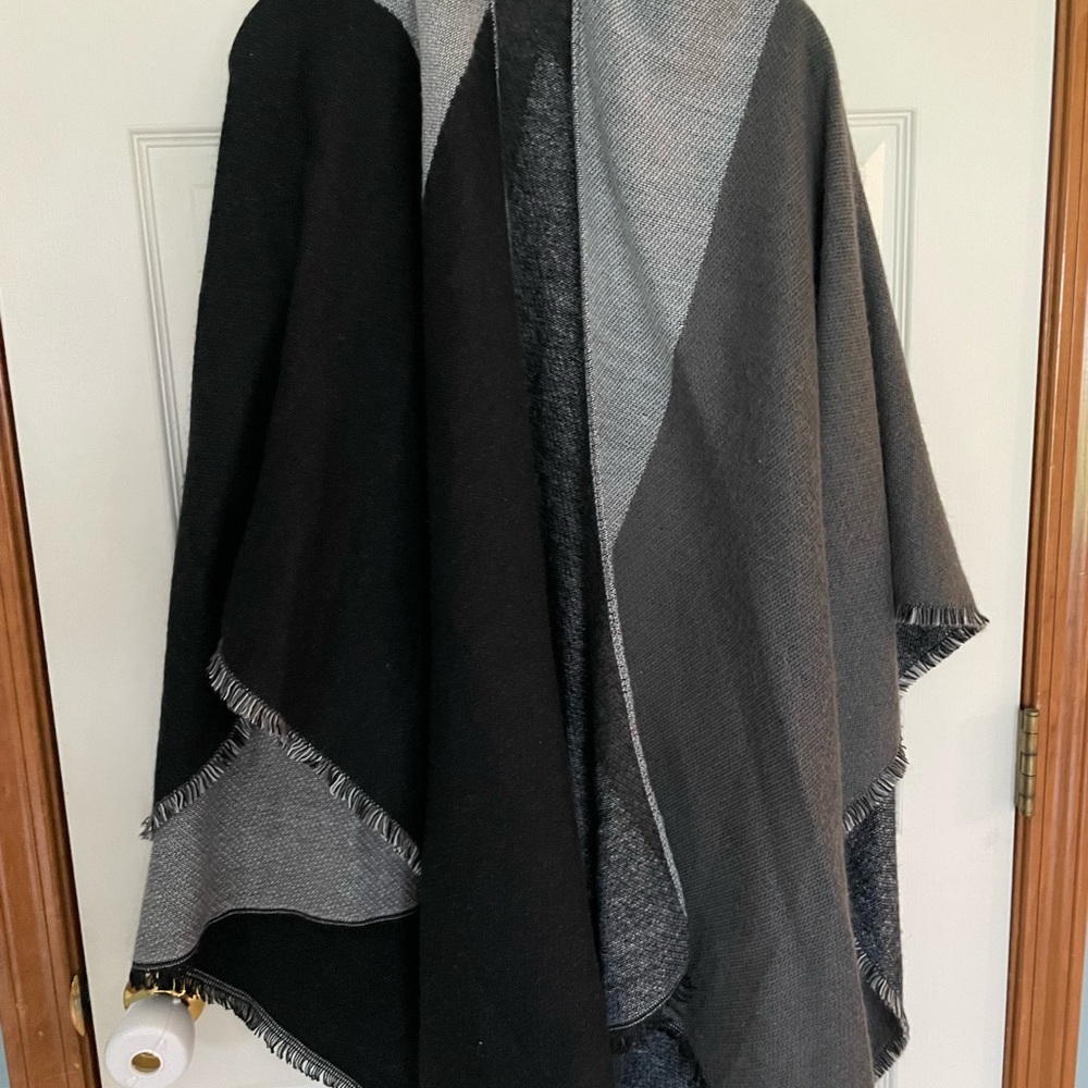 Black and Gray Colorblock Poncho